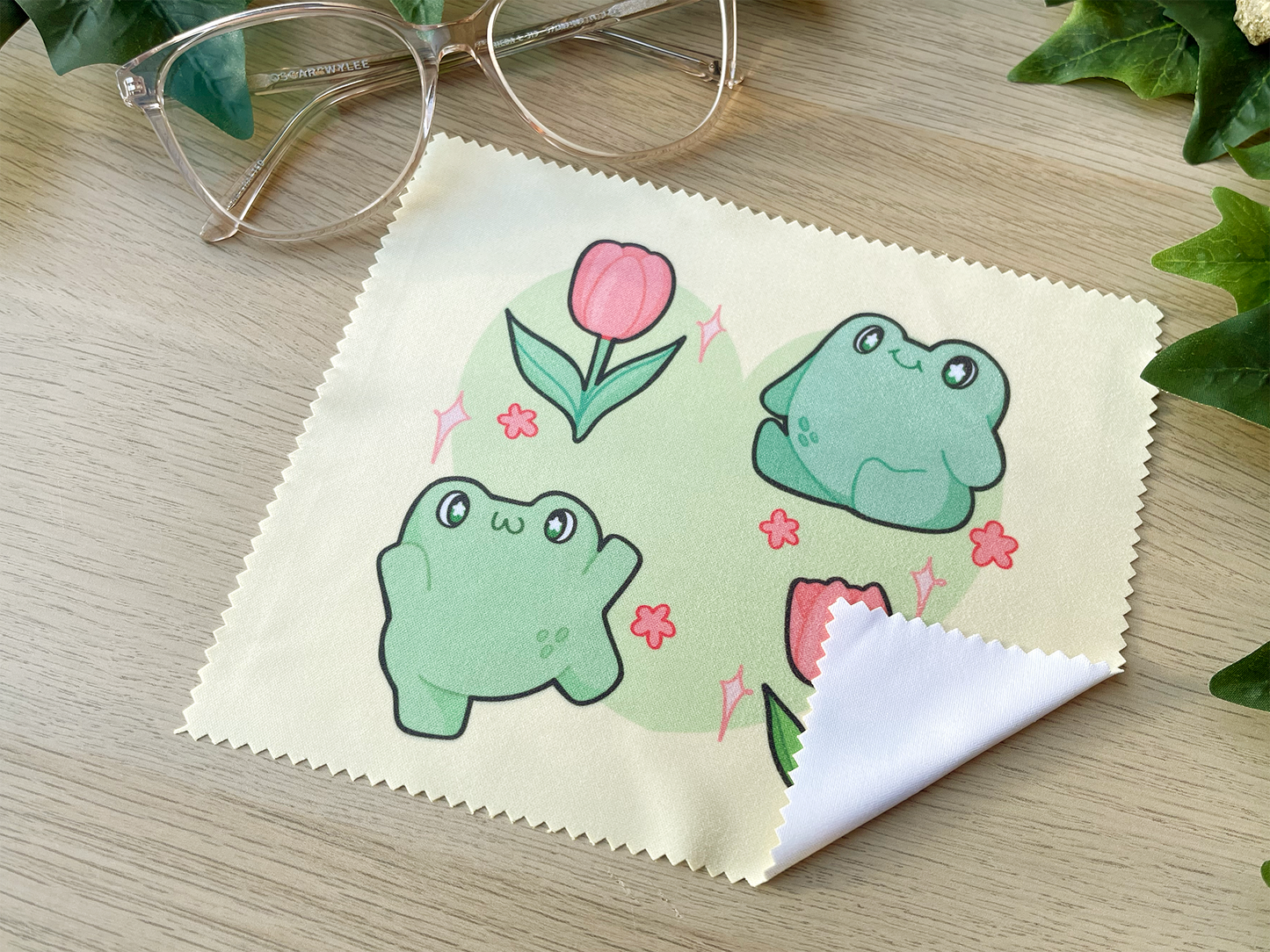Tulip Frog Lens Cloth