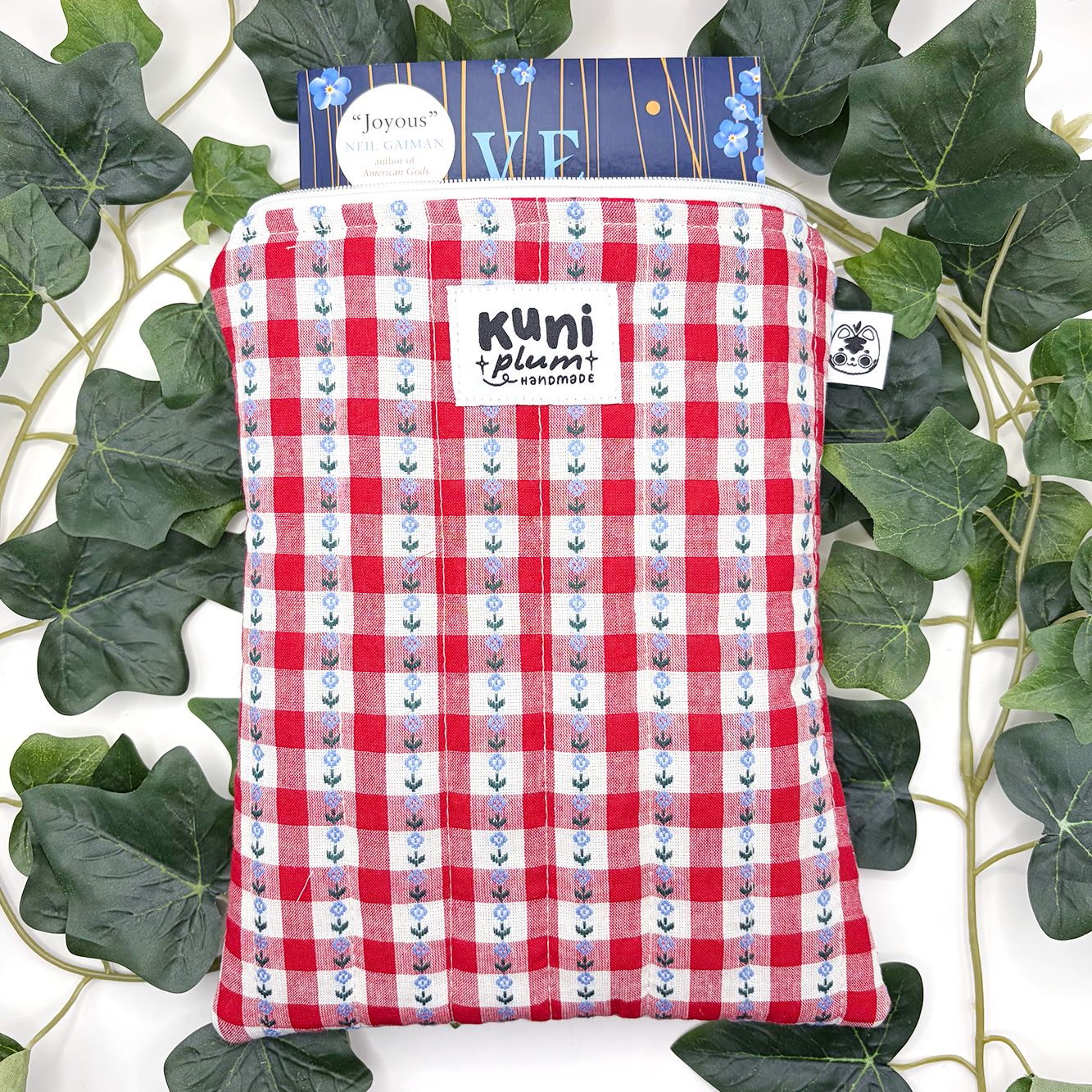 Small Red Gingham Flowers Quilted Book Sleeve