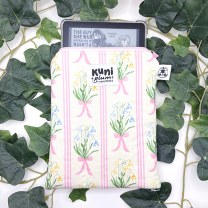 Floral Bouquet Quilted eReader Sleeve